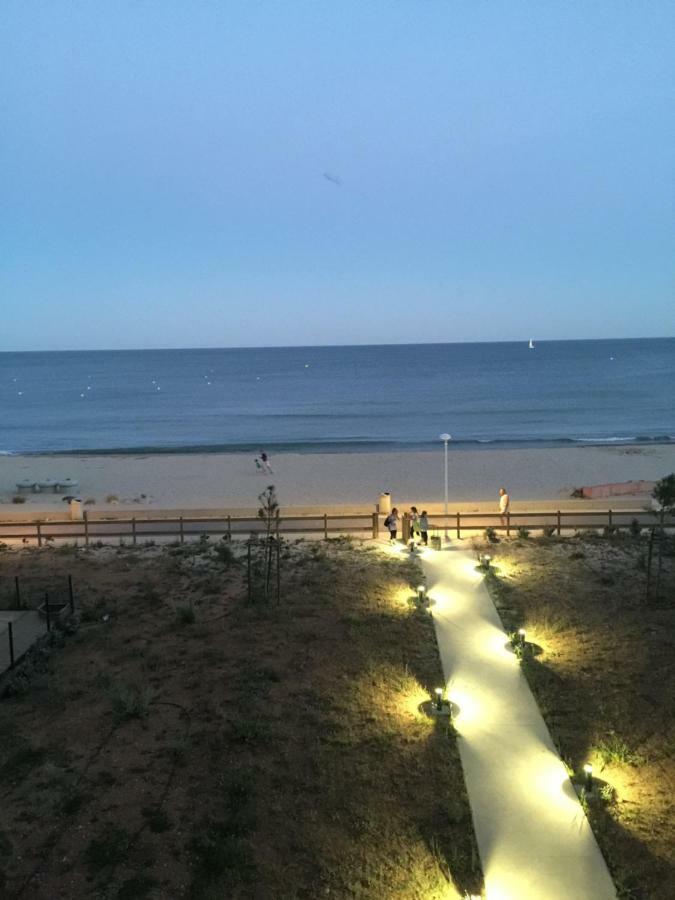 Meuble De Tourisme Classe, Climatisation, Pieds Dans L'Eau 팔라바 레 플로 외부 사진